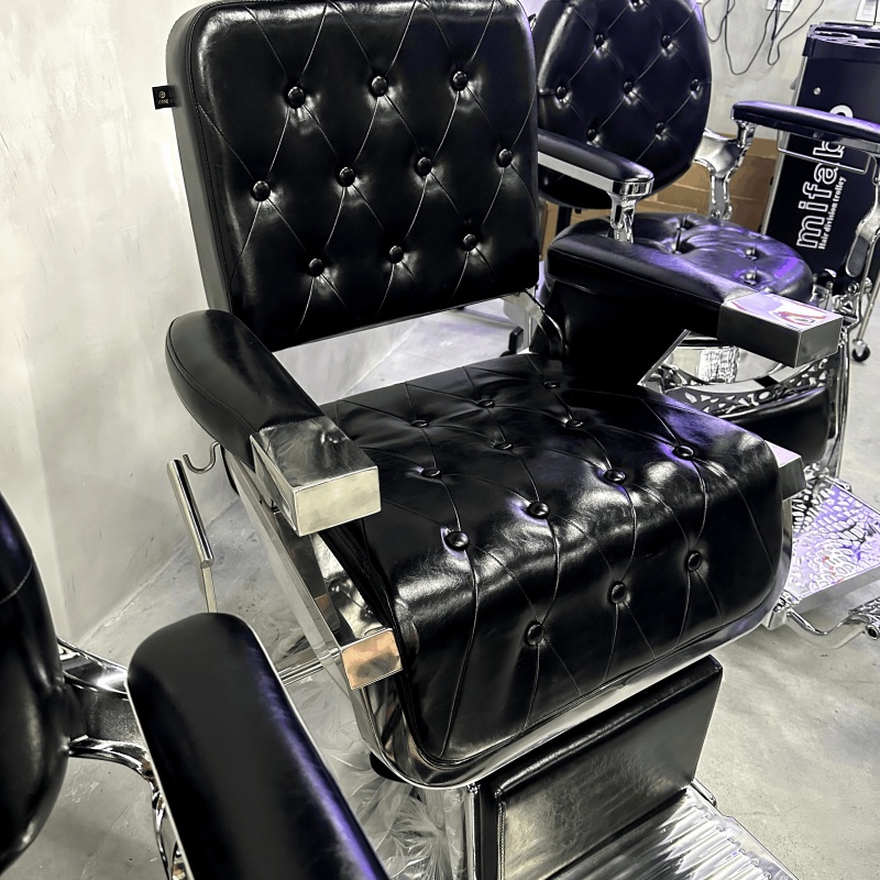 one_barber_chair_6893b_heic-resized